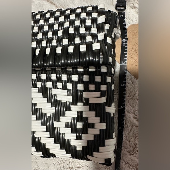 Maria Victoria Carlota Woven Wristlet Clutch - Picture 3 of 9